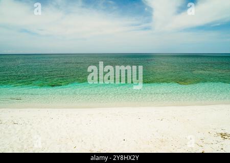 Der weiße Sandstrand von Arutas auf der Halbinsel Sinis, Provinz Oristano, Sardinien, Italien Stockfoto