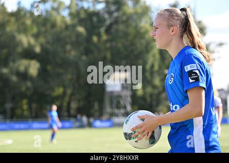 Genk, Belgien. Oktober 2024. Luna Vanhoudt (4) von Genk, dargestellt während eines Frauenfußballspiels zwischen KRC Genk Ladies und SV Zulte Waregem Dames am 6. Spieltag der Saison 2024 - 2025 der Belgischen Lotto Womens Super League, am Samstag, 5. Oktober 2024 in Genk, BELGIEN. Quelle: Sportpix/Alamy Live News Stockfoto