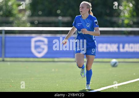Genk, Belgien. Oktober 2024. Luna Vanhoudt (4) von Genk, dargestellt während eines Frauenfußballspiels zwischen KRC Genk Ladies und SV Zulte Waregem Dames am 6. Spieltag der Saison 2024 - 2025 der Belgischen Lotto Womens Super League, am Samstag, 5. Oktober 2024 in Genk, BELGIEN. Quelle: Sportpix/Alamy Live News Stockfoto