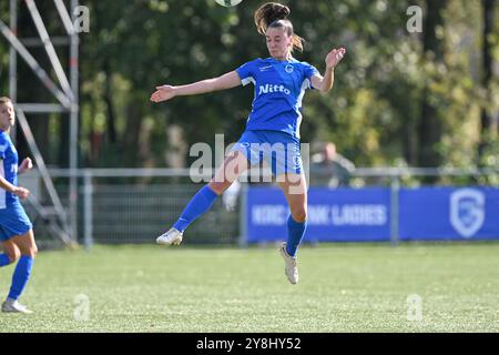 Genk, Belgien. Oktober 2024. Romy Camps (3) von Genk, dargestellt während eines Frauenfußballspiels zwischen KRC Genk Ladies und SV Zulte Waregem Dames am 6. Spieltag der Saison 2024 - 2025 der belgischen Lotto Womens Super League, am Samstag, 5. Oktober 2024 in Genk, BELGIEN. Quelle: Sportpix/Alamy Live News Stockfoto