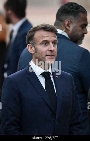 Paris, Frankreich. Oktober 2024. Der französische Präsident Emmanuel Macron kommt zu einer Pressekonferenz am Ende des XIX. Francophonie-Gipfels am 5. Oktober 2024 im Grand Palais in Paris. Foto: Firas Abdullah/ABACAPRESS. COM Credit: Abaca Press/Alamy Live News Stockfoto