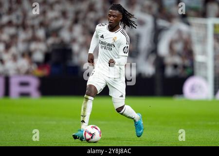 Madrid, Spanien. Oktober 2024. Eduardo Camavinga von Real Madrid CF spielte am 5. Oktober 2024 im Santiago Bernabeu Stadion während des La Liga EA Sports Matches zwischen Real Madrid und Villarreal CF. (Foto: Cesar Cebolla/PRESSINPHOTO) Credit: PRESSINPHOTO SPORTS AGENCY/Alamy Live News Stockfoto