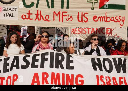 UK, London, 5. Oktober 2024: Schätzungsweise hunderttausend Menschen marschierten heute durch das Zentrum Londons, um einen Waffenstillstand in Gaza zu fordern, da die Probleme im Nahen Osten weiter eskalieren. Quelle: Natahsa Quarmby/ALAMYLive News Credit: Natasha Quarmby/Alamy Live News Stockfoto