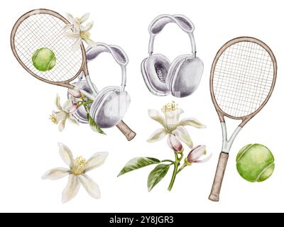 Tennisschläger mit Ball, Kopfhörern und Blumen auf weißem Hintergrund. Aquarellillustration für Verpackungen, Etiketten, Sportbroschüren. Stockfoto