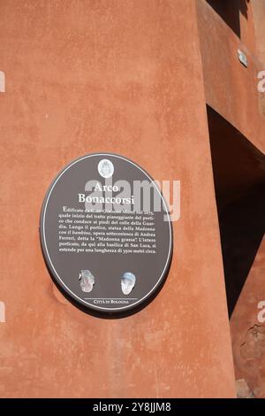 Portico di San Luca, der als der längste überdachte Portikus der Welt bekannt ist. Befindet sich in Bologna, Italien. Vom Architekten Gian Giacomo Monti Stockfoto