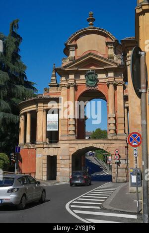 Portico di San Luca, der als der längste überdachte Portikus der Welt bekannt ist. Befindet sich in Bologna, Italien. Vom Architekten Gian Giacomo Monti Stockfoto