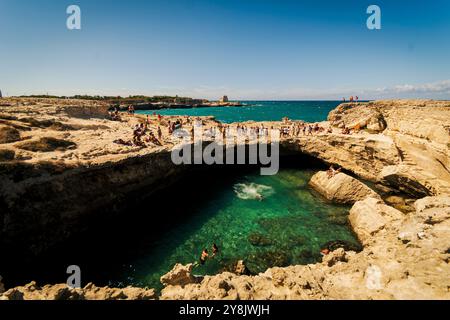 Die Höhle der Gedichte in Salento, Apulien, Italien. Im archäologischen Gebiet von Messapi. Stockfoto