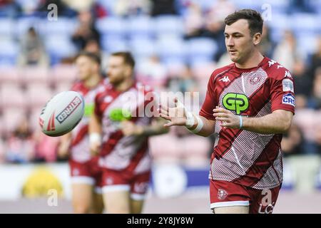 Wigan, England - 5. November 2024 - Harry Smith von Wigan Warriors während des Aufwärmens. Rugby League Betfred Super League, Wigan Warriors vs Leigh Leopards im Brick Community Stadium, Wigan, UK Dean Williams Stockfoto