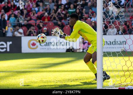 Toronto, Ontario, Kanada. Oktober 2024. Sean Johnson. Platz 1 beim MLS-Spiel zwischen Toronto FC und Inter Miami CF im BMO Field in Toronto. Das Spiel endete 0-1 für Inter Miami CF. (Kreditbild: © Angel Marchini/ZUMA Press Wire) NUR REDAKTIONELLE VERWENDUNG! Nicht für kommerzielle ZWECKE! Quelle: ZUMA Press, Inc./Alamy Live News Stockfoto