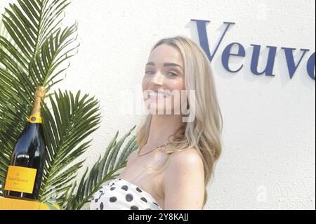 CA. 5. Oktober 2024. Brianne Howey bei Ankunft für Veuve Clicquot Polo Classic, Palisades Village Center, Pacific Palisades, CA, 05. Oktober, 2024. Quelle: Elizabeth Goodenough/Everett Collection/Alamy Live News Stockfoto