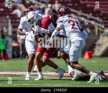 5. Oktober 2024 Palo Alto, CA USA Stanford Wide Receiver Emmett Mosley V (10) läuft während des ACC Football Spiels zwischen Virginia Tech Hokies und dem Stanford Cardinal um einen kurzen Yard Gewinn. Virginia Tech besiegte Stanford 31-7 im Stanford Stadium Palo Alto, CA Thurman James/CSM Stockfoto