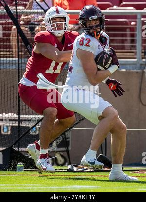 5. Oktober 2024 Palo Alto, CA USA Virginia Tech Tight End Benji Gosnell (82) macht einen Fang während des ACC Football Spiels zwischen Virginia Tech Hokies und dem Stanford Cardinal. Virginia Tech besiegte Stanford 31-7 im Stanford Stadium Palo Alto, CA Thurman James/CSM Stockfoto