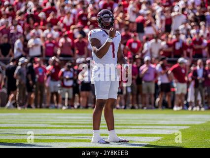 5. Oktober 2024 Palo Alto, CA USA Virginia Tech Quarterback Kyron Drohnen (1) auf dem Spielfeld während des ACC Football Spiels zwischen Virginia Tech Hokies und dem Stanford Cardinal. Virginia Tech besiegte Stanford 31-7 im Stanford Stadium Palo Alto, CA Thurman James/CSM Stockfoto