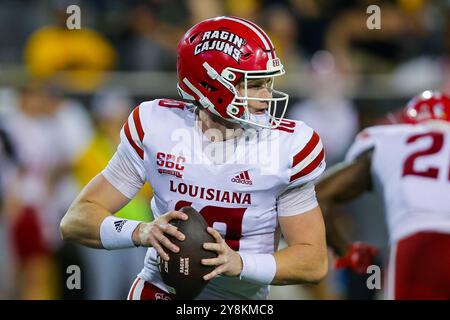 5. Oktober 2021: Louisiana-Lafayette Ragin Cajuns Quarterback Ben Wooldridge (10) tritt während eines College-Football-Spiels zwischen der University of Louisiana RaginÕ Cajuns und den Southern Miss Golden Eagles im M.M. Roberts Stadium in Hattiesburg, Mississippi, auf. Bobby McDuffie/CSM Stockfoto