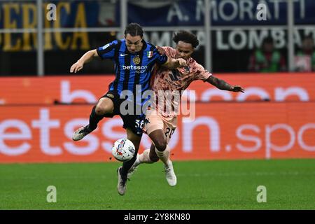 Matteo Darmian (Inter)Valentino Lazaro (Turin) während des italienischen Spiels der Serie A zwischen Inter 3-2 Turin im Giuseppe Meazza Stadium am 5. Oktober 2024 in Mailand. Quelle: Maurizio Borsari/AFLO/Alamy Live News Stockfoto