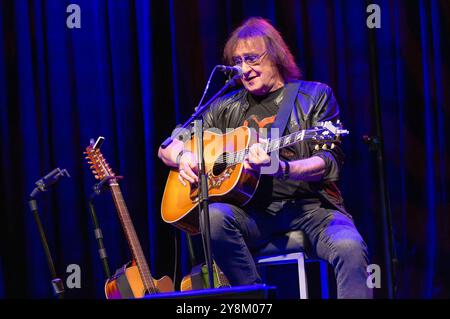 Dieter Birr live beim Konzert Maschine intim - Lieder für Generationen mit Uwe Hassbecker in der Stadthalle Krone. Bautzen, 04.10.2024 *** Dieter Birr live beim Konzert Maschine intim Lieder für Generationen mit Uwe Hassbecker in der Stadthalle Krone Bautzen, 04 10 2024 Foto:XM.xWehnertx/xFuturexImagex Maschine 4004 Stockfoto