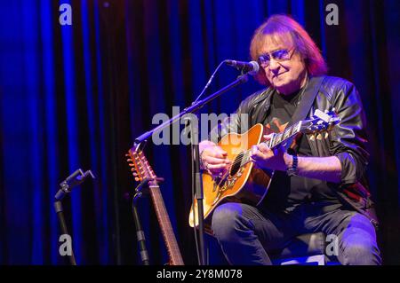 Dieter Birr live beim Konzert Maschine intim - Lieder für Generationen mit Uwe Hassbecker in der Stadthalle Krone. Bautzen, 04.10.2024 *** Dieter Birr live beim Konzert Maschine intim Lieder für Generationen mit Uwe Hassbecker in der Stadthalle Krone Bautzen, 04 10 2024 Foto:XM.xWehnertx/xFuturexImagex Maschine 4007 Stockfoto