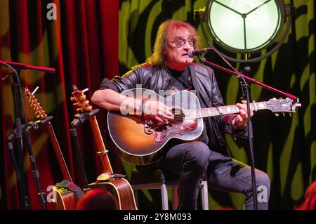 Dieter Birr live beim Konzert Maschine intim - Lieder für Generationen mit Uwe Hassbecker in der Stadthalle Krone. Bautzen, 04.10.2024 *** Dieter Birr live beim Konzert Maschine intim Lieder für Generationen mit Uwe Hassbecker in der Stadthalle Krone Bautzen, 04 10 2024 Foto:XM.xWehnertx/xFuturexImagex Maschine 4016 Stockfoto