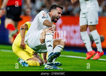 Madrid, Deutschland. Oktober 2024. Fussball La Liga 9. Spieltag Real Madrid - FC Villarreal am 05.10.2024 im Estadio Santiago Bernabeu in Madrid Dani Carvajal ( Madrid ) verletzt sich Foto: Revierfoto Credit: ddp Media GmbH/Alamy Live News Stockfoto