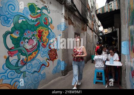 Bangkok, Thailand. Oktober 2024. Allgemeine Ansicht People Chinatown Yaowarach, 6. Oktober 2024 in Bangkok, Thailand. Während Des Vegetarian Festival 2024. (Foto: Teera Noisakran/SIPA USA) Credit: SIPA USA/Alamy Live News Stockfoto