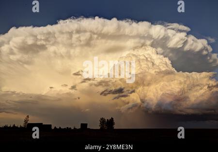 Storm clouds Kanada Warnung ominösen Himmel Saskatchewan Stockfoto