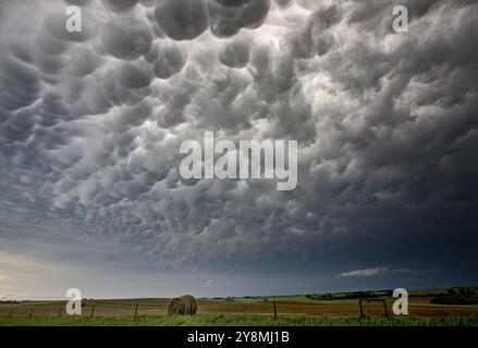 Storm clouds Kanada Warnung ominösen Himmel Saskatchewan Stockfoto