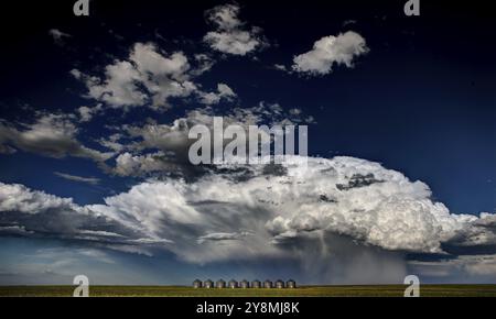 Storm clouds Kanada Warnung ominösen Himmel Saskatchewan Stockfoto