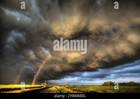 Storm clouds Kanada Warnung ominösen Himmel Saskatchewan Stockfoto