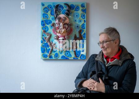 Novy Bor, Tschechische Republik. Oktober 2024. Ausstellung des XV. Internationalen Glassymposiums (IGS) in Novy Bor, Tschechische Republik, 5. Oktober 2024. Quelle: Radek Petrasek/CTK Photo/Alamy Live News Stockfoto