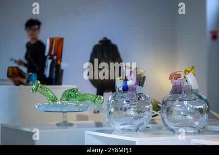 Novy Bor, Tschechische Republik. Oktober 2024. Ausstellung des XV. Internationalen Glassymposiums (IGS) in Novy Bor, Tschechische Republik, 5. Oktober 2024. Quelle: Radek Petrasek/CTK Photo/Alamy Live News Stockfoto