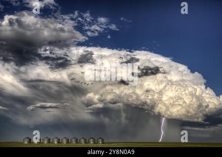 Storm clouds Kanada Warnung ominösen Himmel Saskatchewan Stockfoto