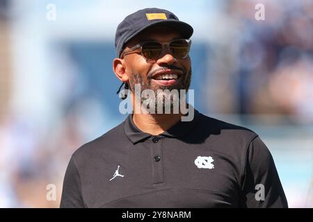 5. Oktober 2024: Der ehemalige North Carolina Tar Heels Defensive End Julius Peppers feiert seinen Einstieg in die College Football Hall of Fame während eines Jahres Stockfoto