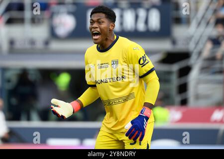 Bologna, Italien. Oktober 2024. Zion Suzuki von Parma Calcio reagiert während des Fußballspiels der Serie A zwischen Bologna FC und Parma Calcio im Renato Dall’Ara Stadion in Bologna (Italien) am 6. Oktober 2024. Quelle: Insidefoto di andrea staccioli/Alamy Live News Stockfoto