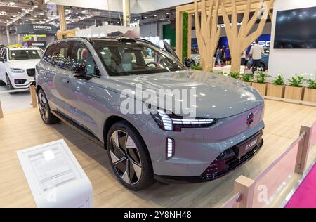 ATHEN, GRIECHENLAND - 5. OKTOBER 2024: Volvo EX90 auf der Auto Athina 2024 Motor Show. Stockfoto