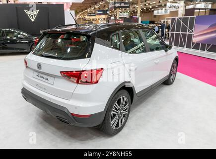 ATHEN, GRIECHENLAND - 5. OKTOBER 2024: Seat Arona auf der Auto Athina 2024 Motor Show. Stockfoto