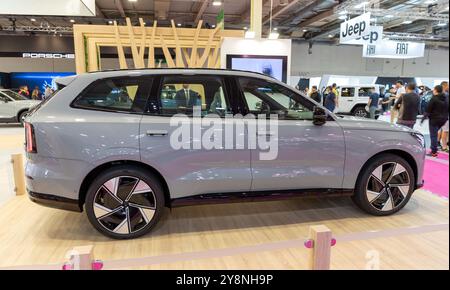 ATHEN, GRIECHENLAND - 5. OKTOBER 2024: Volvo EX90 auf der Auto Athina 2024 Motor Show. Stockfoto