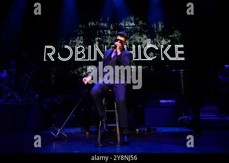 Hollywood, USA. Oktober 2024. HOLLYWOOD, FLORIDA - 05. OKTOBER: Robin Thicke tritt am 5. Oktober 2024 live auf der Bühne im Hard Rock Live im Seminole Hard Rock Hotel & Casino Hollywood auf. (Foto: JL/SIPA USA) Credit: SIPA USA/Alamy Live News Stockfoto