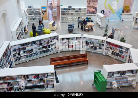 Tabakaleras Schöpfungsbibliothek. Tabakalera. Modernes Kulturzentrum. Donostia. San Sebastian. Gipuzkoa. Baskenland. Spanien. Europa. Stockfoto