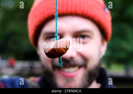 Parliament Hill Bandstand, London, Großbritannien. Oktober 2024. Die 20. Conker Championships, Parliament Hill Bandstand. Quelle: Matthew Chattle/Alamy Live News Stockfoto