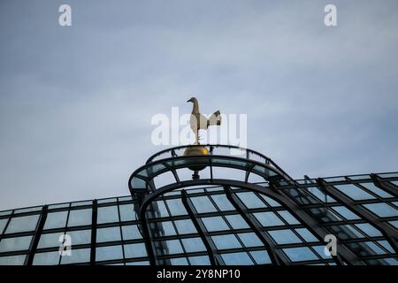 London, England. September 2024. Das Tottenham Hotspur Stadion, das während des Spiels der UEFA Europa League zwischen Tottenham Hotspur und FK Qarabag in London zu sehen war. Stockfoto