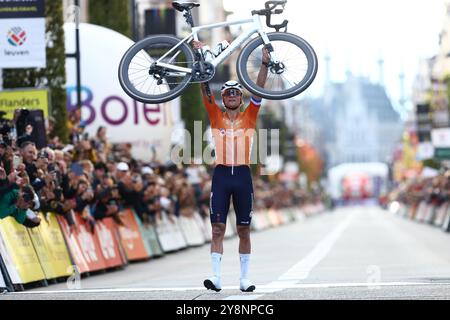 Leuven, Belgien. Oktober 2024. Das Männer-Elite-Rennen bei der UCI-Schotterweltmeisterschaft am Sonntag, den 6. Oktober 2024, in Leuven. BELGA FOTO DAVID PINTENS Credit: Belga News Agency/Alamy Live News Stockfoto