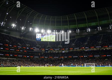 London, England. September 2024. Das Tottenham Hotspur Stadion, das während des Spiels der UEFA Europa League zwischen Tottenham Hotspur und FK Qarabag in London zu sehen war. Stockfoto
