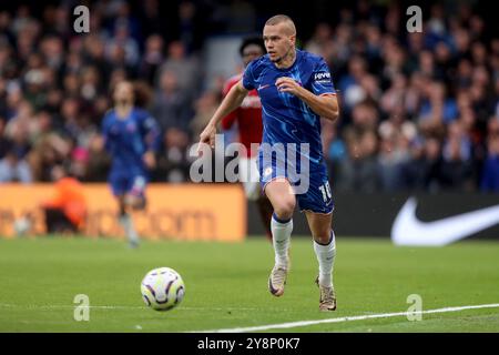 London, Großbritannien. Oktober 2024. Chelsea's Mykhaylo Mudryk spielt mit dem Ball während des Spiels Chelsea FC gegen Nottingham Forest FC English Premier League am 6. Oktober 2024 in Stamford Bridge, London, England, Großbritannien Stockfoto