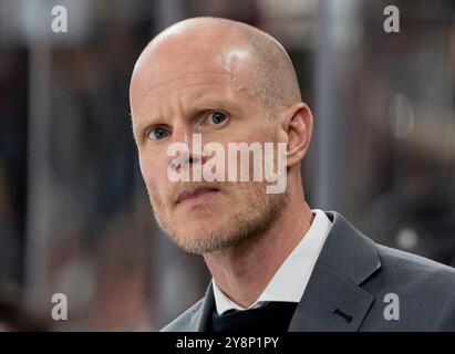 Cheftrainer Toni Soederholm (EHC Red Bull Muenchen). GER, EHC Red Bull Muenchen gegen Koelner Haie, Eishockey, DEL, 7. Spieltag, Saison 2024/2025, 06.10.2024. Foto: Eibner-Pressefoto/Franz Feiner Stockfoto