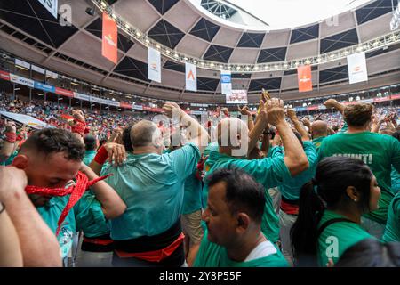 Tarragona, Spanien. Oktober 2024. Die Casteller von Vilafranca gewinnen zum zweiten Mal in Folge den 29. Castells-Wettbewerb von Tarragona. Los Castellers de Vilafranca Ganan el 29&#xba; concurso de castells de Tarragona por segunda vez consecutiva. Im Bild: Castellers de Vilafranca News, Cronaca, Tarragona Spain Sonntag, 6. Oktober 2024 (Foto: Eric Renom/LaPresse) Credit: LaPresse/Alamy Live News Stockfoto