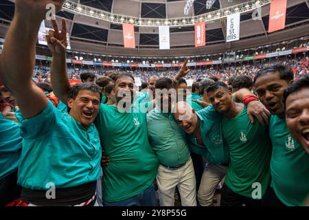 Tarragona, Spanien. Oktober 2024. Die Casteller von Vilafranca gewinnen zum zweiten Mal in Folge den 29. Castells-Wettbewerb von Tarragona. Los Castellers de Vilafranca Ganan el 29&#xba; concurso de castells de Tarragona por segunda vez consecutiva. Im Bild: Castellers de Vilafranca News, Cronaca, Tarragona Spain Sonntag, 6. Oktober 2024 (Foto: Eric Renom/LaPresse) Credit: LaPresse/Alamy Live News Stockfoto