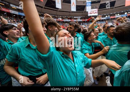 Tarragona, Spanien. Oktober 2024. Die Casteller von Vilafranca gewinnen zum zweiten Mal in Folge den 29. Castells-Wettbewerb von Tarragona. Los Castellers de Vilafranca Ganan el 29&#xba; concurso de castells de Tarragona por segunda vez consecutiva. Im Bild: Castellers de Vilafranca News, Cronaca, Tarragona Spain Sonntag, 6. Oktober 2024 (Foto: Eric Renom/LaPresse) Credit: LaPresse/Alamy Live News Stockfoto