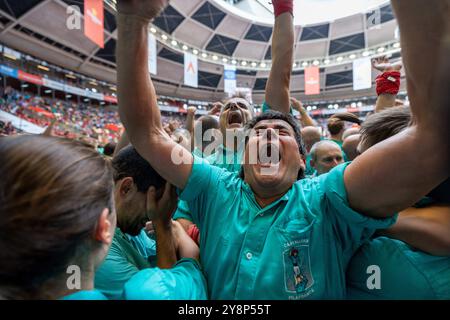 Tarragona, Spanien. Oktober 2024. Die Casteller von Vilafranca gewinnen zum zweiten Mal in Folge den 29. Castells-Wettbewerb von Tarragona. Los Castellers de Vilafranca Ganan el 29&#xba; concurso de castells de Tarragona por segunda vez consecutiva. Im Bild: Castellers de Vilafranca News, Cronaca, Tarragona Spain Sonntag, 6. Oktober 2024 (Foto: Eric Renom/LaPresse) Credit: LaPresse/Alamy Live News Stockfoto