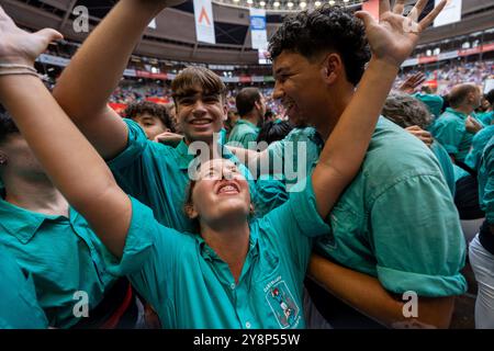 Tarragona, Spanien. Oktober 2024. Die Casteller von Vilafranca gewinnen zum zweiten Mal in Folge den 29. Castells-Wettbewerb von Tarragona. Los Castellers de Vilafranca Ganan el 29&#xba; concurso de castells de Tarragona por segunda vez consecutiva. Im Bild: Castellers de Vilafranca News, Cronaca, Tarragona Spain Sonntag, 6. Oktober 2024 (Foto: Eric Renom/LaPresse) Credit: LaPresse/Alamy Live News Stockfoto