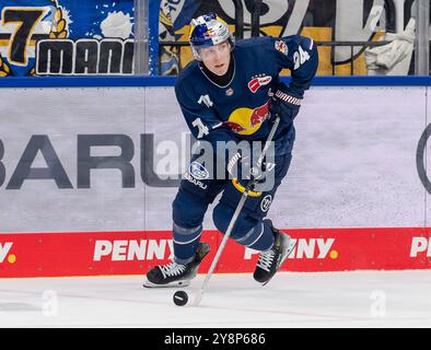 Les Lancaster (EHC Red Bull Muenchen, #74). GER, EHC Red Bull Muenchen gegen Koelner Haie, Eishockey, DEL, 7. Spieltag, Saison 2024/2025, 06.10.2024. Foto: Eibner-Pressefoto/Franz Feiner Stockfoto